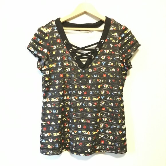 Retro Floral and Mesh Cross Lace Up Tee - Picture 3 of 16